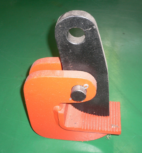 受灰塵侵蝕嚴(yán)重的鋼板鉗